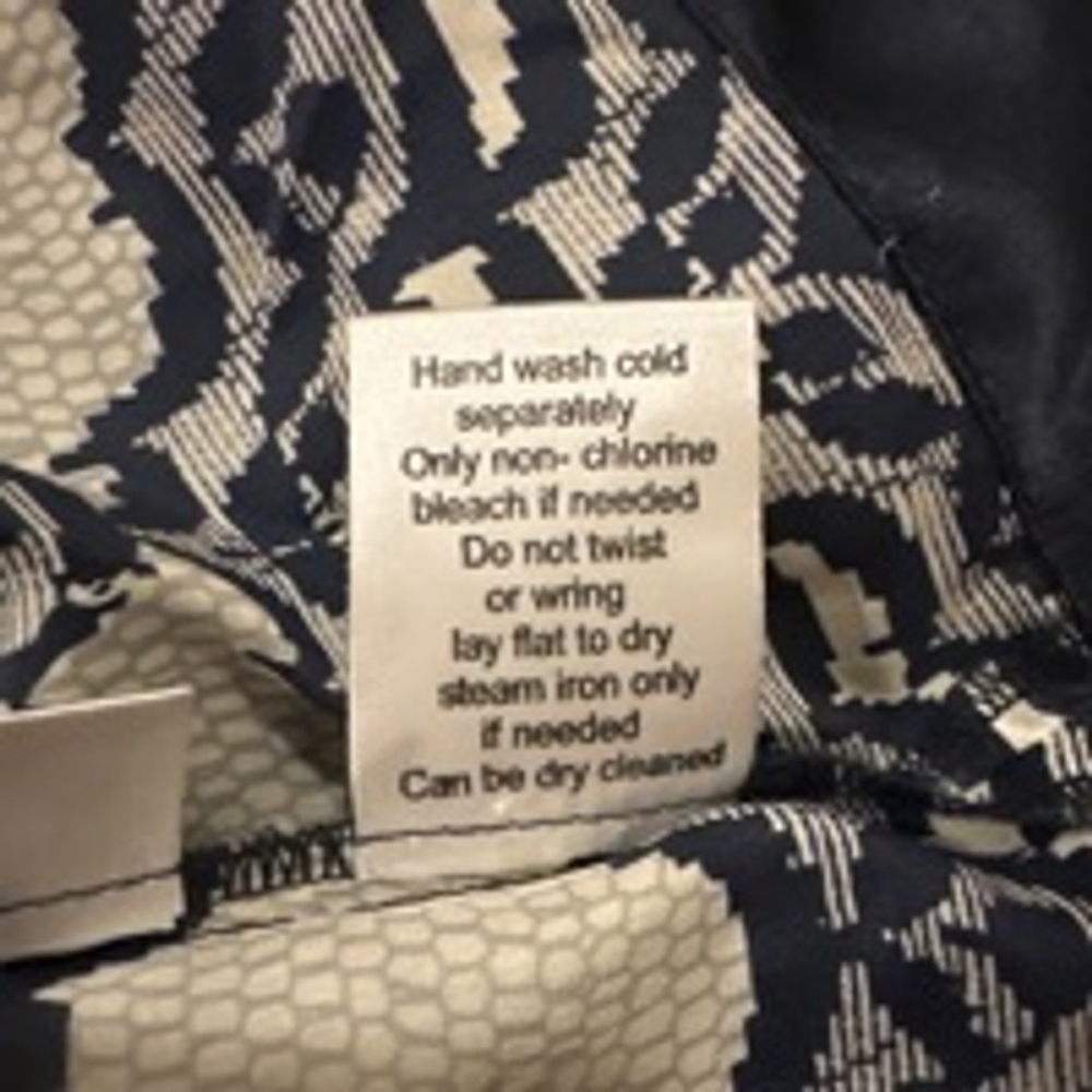 Women's Cabi Chantilly Silk Snakeskin Print Tunic Size M Blue Gray 817 - Picture 8 of 8